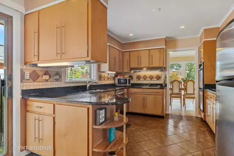 350 Cambridge Rd, Des Plaines, IL 60016 photo 14