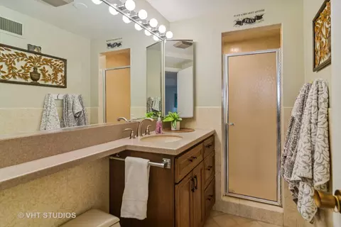 350 Cambridge Rd, Des Plaines, IL 60016 photo 19