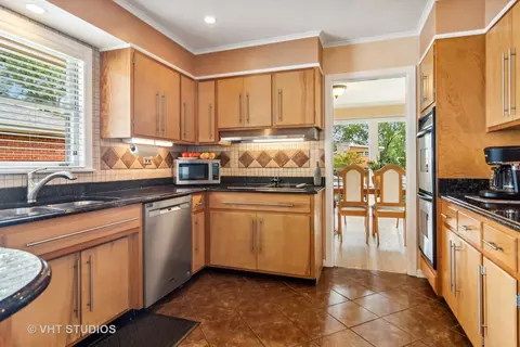 350 Cambridge Rd, Des Plaines, IL 60016 photo 13
