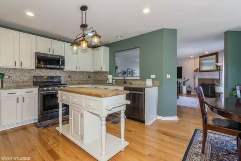 Kitchen - 560 Gray Ave, Elburn, IL 60119 photo 1 of 2