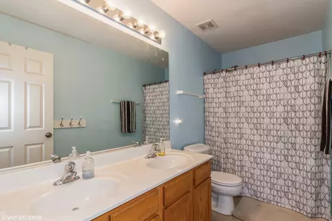 Bath - 560 Gray Ave, Elburn, IL 60119 photo 2 of 2