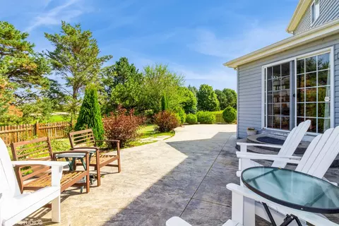 Exterior - 560 Gray Ave, Elburn, IL 60119 photo 2 of 3