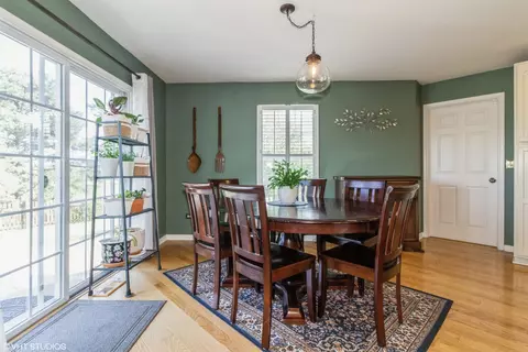Dining - 560 Gray Ave, Elburn, IL 60119 photo 2 of 2
