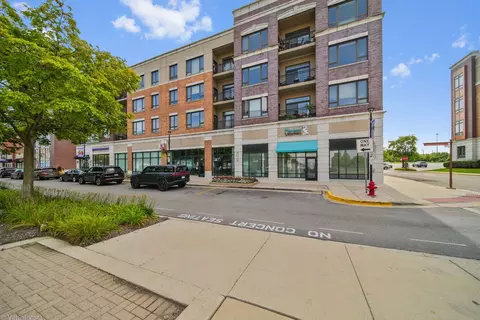 801 Village Center Dr #205, Burr Ridge, IL 60527