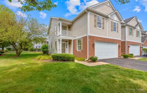 276 Lineas Ln, Geneva, IL 60134