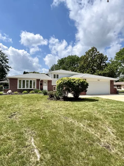 7010 Exner Rd, Darien, IL 60561