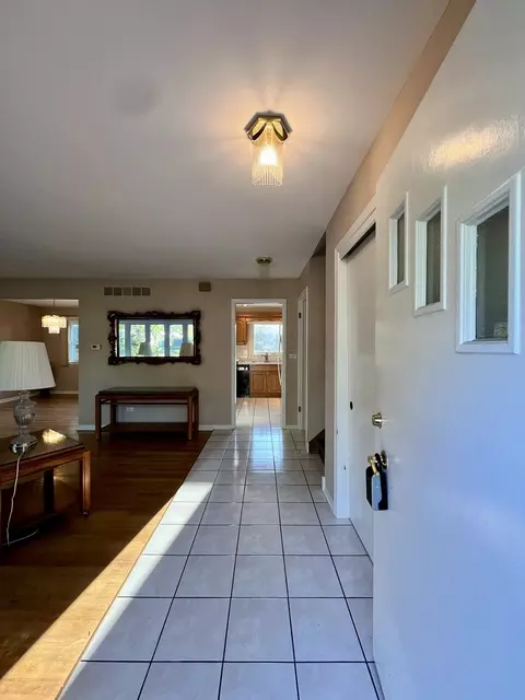 7010 Exner Rd, Darien, IL 60561 photo 3