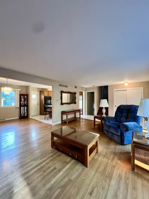7010 Exner Rd, Darien, IL 60561 photo 6