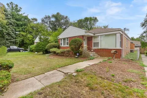 5435 Suffield Ct, Skokie, IL 60077