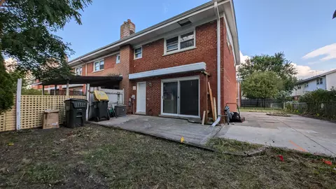 8915 Robin Dr #A, Des Plaines, IL 60016 photo 24