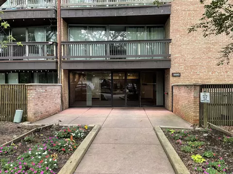 5500 Hillcrest Ln #1F, Lisle, IL 60532