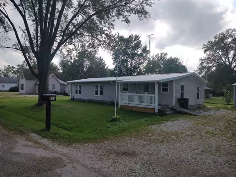 839 Grove Ave, Neoga, IL 62447