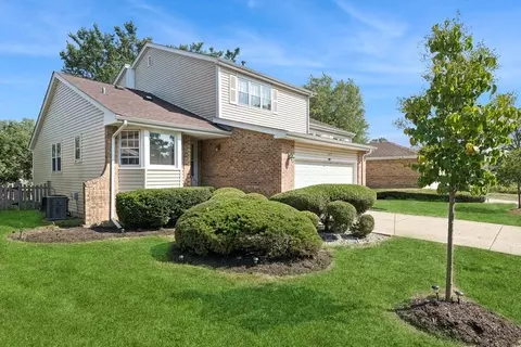 507 Dunsten Cir, Northbrook, IL 60062