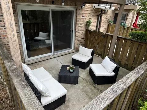 Exterior - 4517 Kings Walk Dr #1C, Rolling Meadows, IL 60008 photo 6 of 6