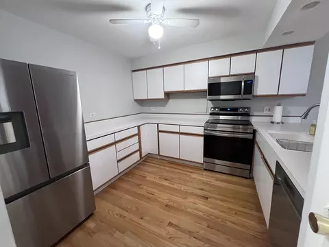 Kitchen - 4517 Kings Walk Dr #1C, Rolling Meadows, IL 60008 photo 1 of 8