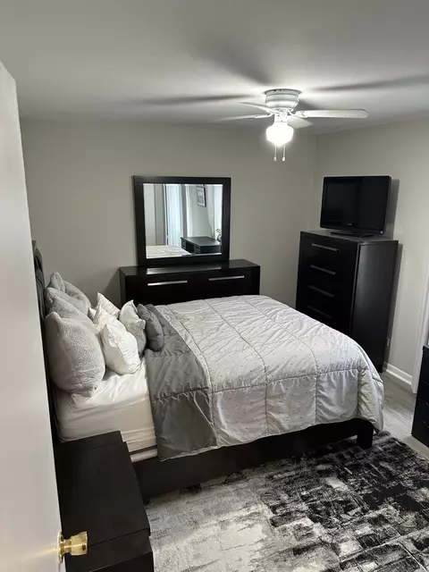 Bedroom - 4517 Kings Walk Dr #1C, Rolling Meadows, IL 60008 photo 1 of 3