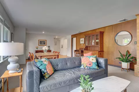 815 S Third Ave, Des Plaines, IL 60016 photo 5