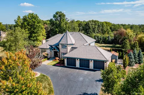 11 Surrey Rd, Lemont, IL 60439