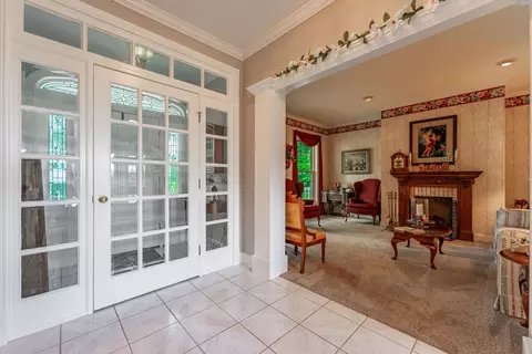 Entry Way - 9505 Wolf Rd, Kingston, IL 60145 photo 1 of 2