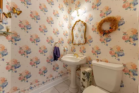 Bath - 9505 Wolf Rd, Kingston, IL 60145 photo 1 of 7