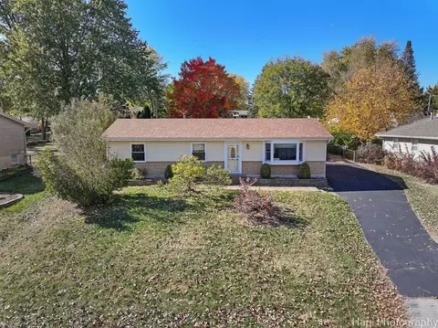 5019 N Westwood Dr, Mchenry, IL 60051