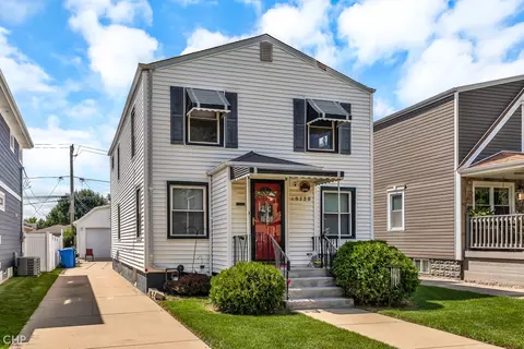 10720 S Central Park Ave, Chicago, IL 60655