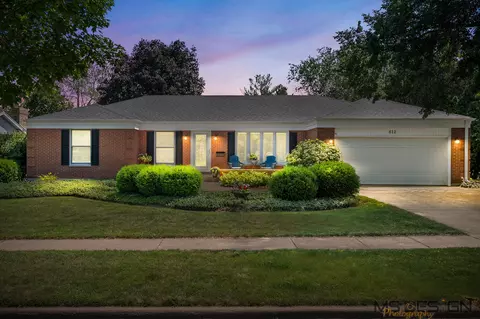 612 Parkside Dr, Sycamore, IL 60178