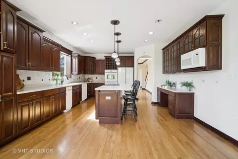 Kitchen - 30 W100 Dean Ct, Wayne, IL 60184 photo 2 of 3
