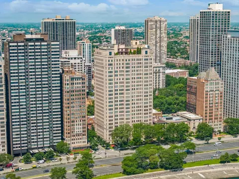 1500 N Lake Shore Dr #13C, Chicago, IL 60610
