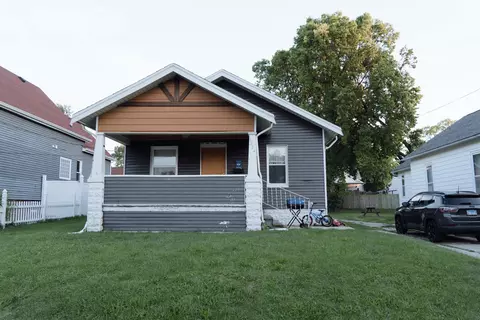 1204 W Jackson St, Bloomington, IL 61701