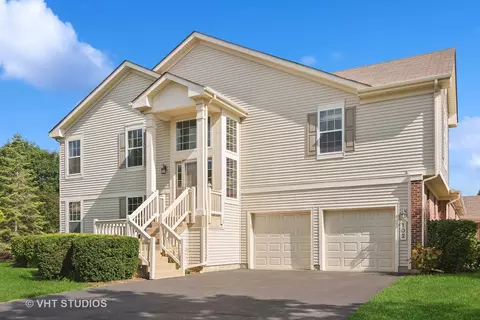 102 Fountain Grass Cir, Bartlett, IL 60103