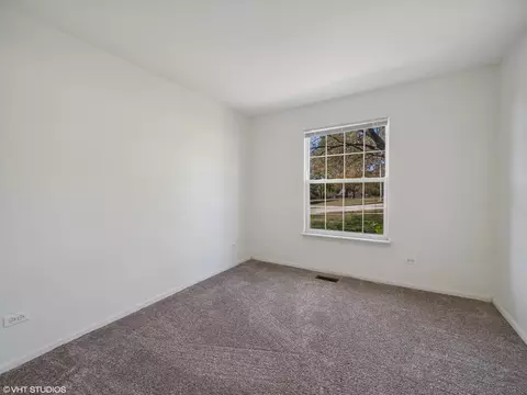 Bedroom - 305 Buckingham Cir #B, Elgin, IL 60120 photo 3 of 4