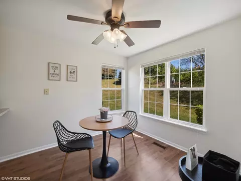 Dining - 305 Buckingham Cir #B, Elgin, IL 60120 photo 3 of 3