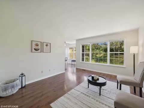 Living - 305 Buckingham Cir #B, Elgin, IL 60120 photo 1 of 4