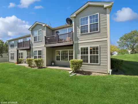 Exterior - 305 Buckingham Cir #B, Elgin, IL 60120 photo 3 of 3