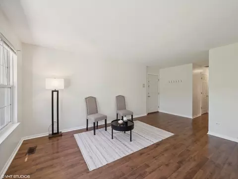 Living - 305 Buckingham Cir #B, Elgin, IL 60120 photo 3 of 4