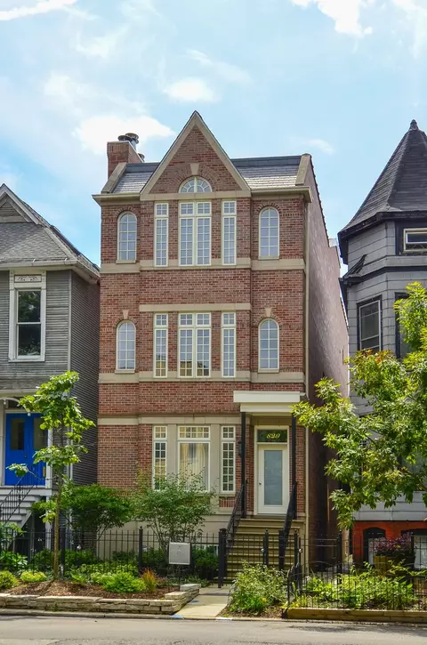 829 W Wrightwood Ave #2, Chicago, IL 60614