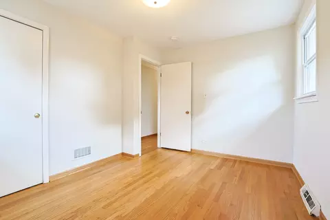 7535 S Octavia Ave, Bridgeview, IL 60455 photo 14