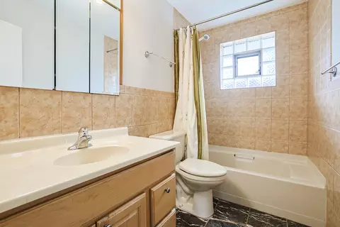 7535 S Octavia Ave, Bridgeview, IL 60455 photo 12