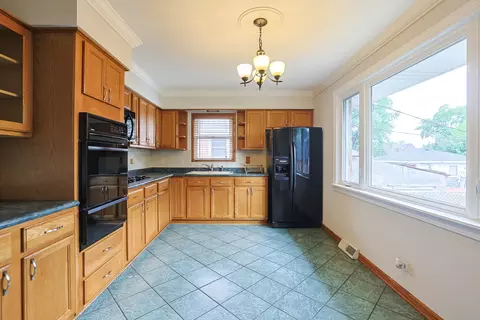 7535 S Octavia Ave, Bridgeview, IL 60455 photo 8