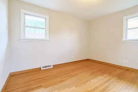 7535 S Octavia Ave, Bridgeview, IL 60455 photo 13