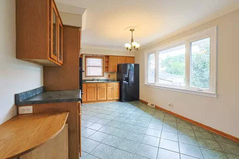 7535 S Octavia Ave, Bridgeview, IL 60455 photo 7