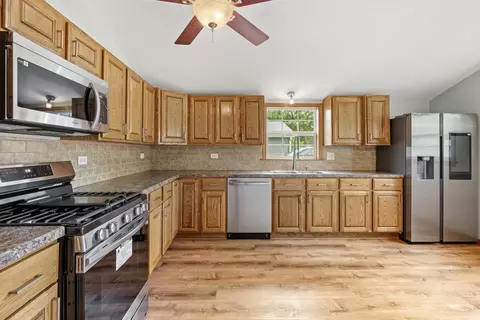 Kitchen - 3435 Morgan St, Steger, IL 60475 photo 4 of 4