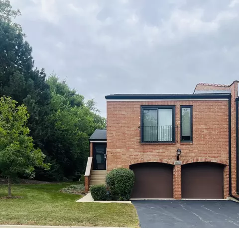 19 W250 Gloucester Way, Oak Brook, IL 60523