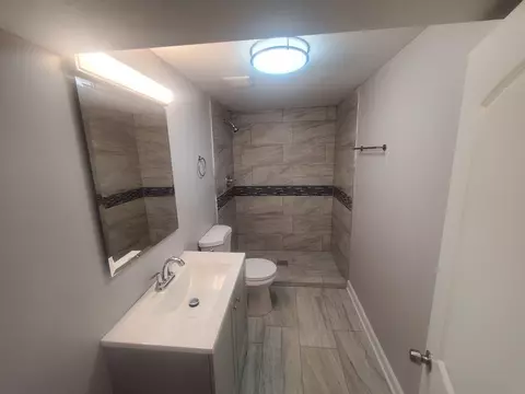 Bath - 436 W 118th St, Chicago, IL 60628 photo 2 of 2