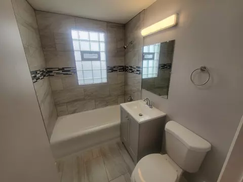 Bath - 436 W 118th St, Chicago, IL 60628 photo 1 of 2