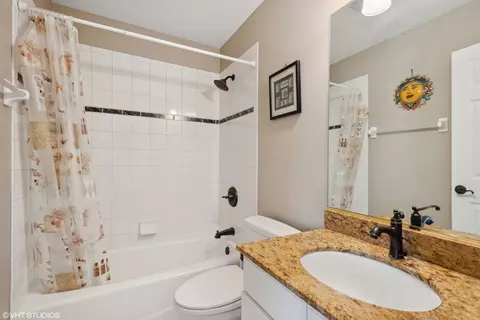 Bath - 3372 White Eagle Dr, Naperville, IL 60564 photo 2 of 2