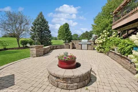 Exterior - 3372 White Eagle Dr, Naperville, IL 60564 photo 2 of 4