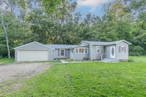 4505 W Wonder Lake Dr, Wonder Lake, IL 60097