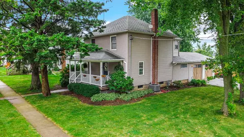 101 E Cherokee Ave E, Shabbona, IL 60550